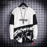 Белые чернила разбрызгивают круглый воротник