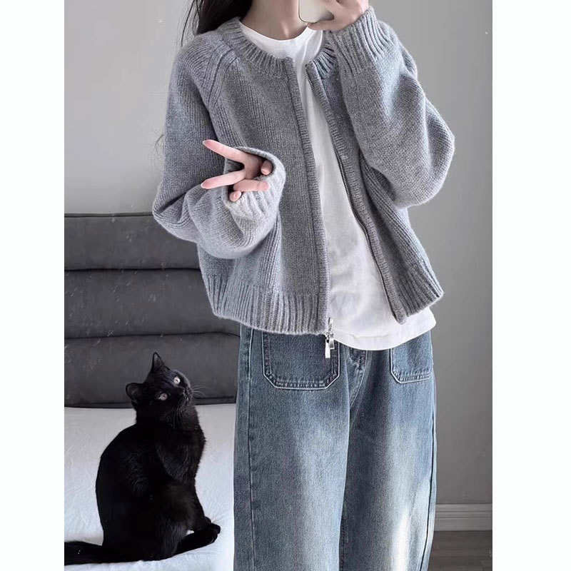 Gray Short Knit Cardigan for Women 2025 Spring and Autumn New Style Zip-Up Jacket Petite High-End Sweater Top Thick Gray Short Knit Cardigan for Women 2025 Spring and Autumn New Style Zip-Up Jacket Petite High-End Sweater Top Thick