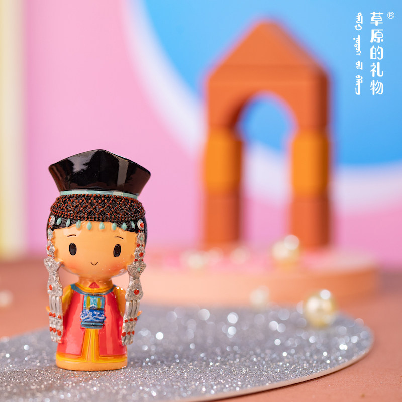 Grassland gift original new hand gift Wuzhumuqin smiling face doll creative gift pink doll decoration