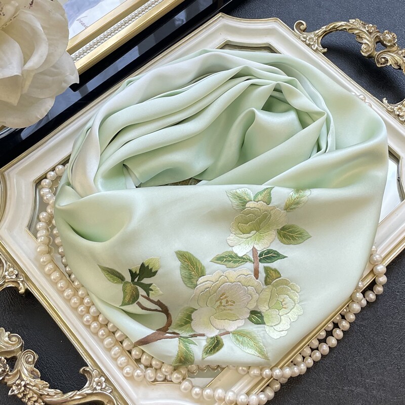 Gentle fresh tea flower embroidered real silk scarlet female spring autumn pure handmade su embroidered cape holiday banquet Banquet Gift scarves