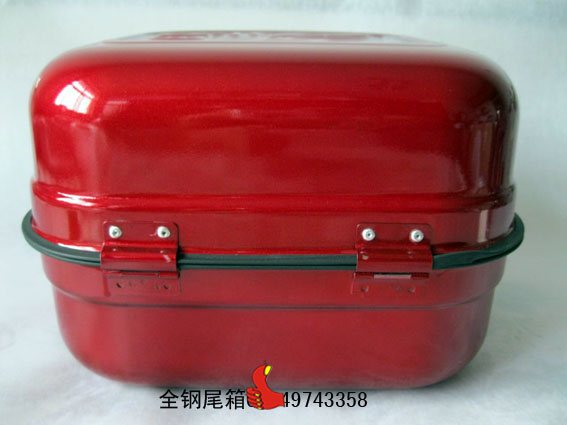 Toàn bộ thân xe máy bằng thép hộp đựng đồ xe máy