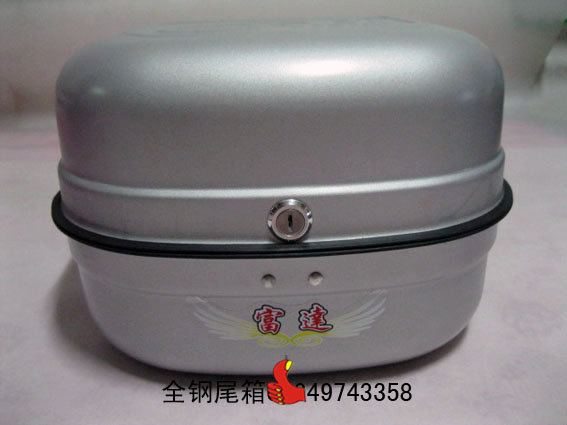 Toàn bộ thân xe máy bằng thép hộp đựng đồ xe máy