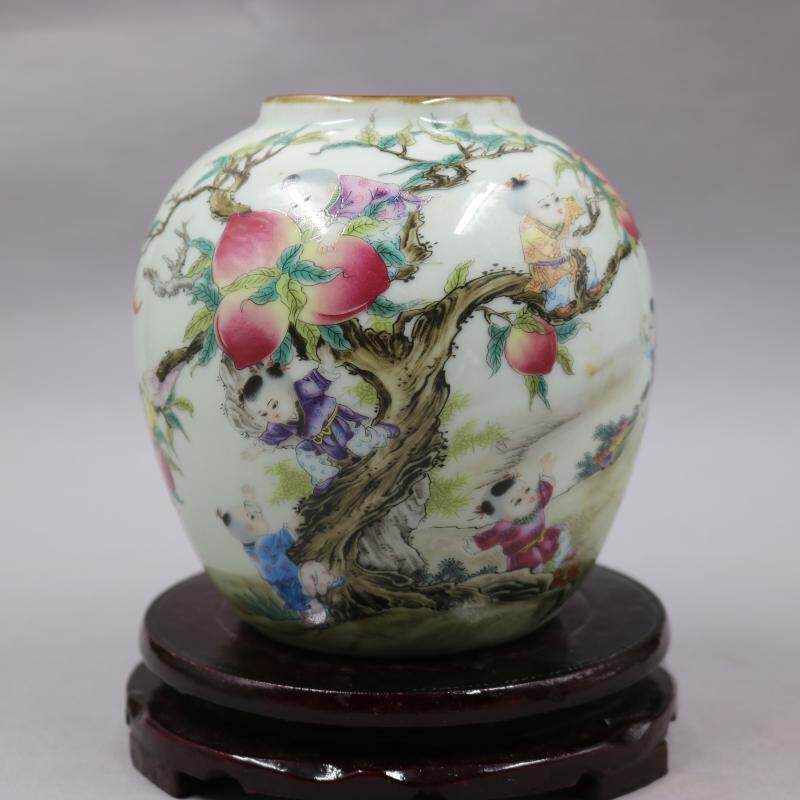 Republic of China famille rose nine sons pan peach figure porcelain jar to make old antique porcelain old factory goods home decoration antique ornaments collection