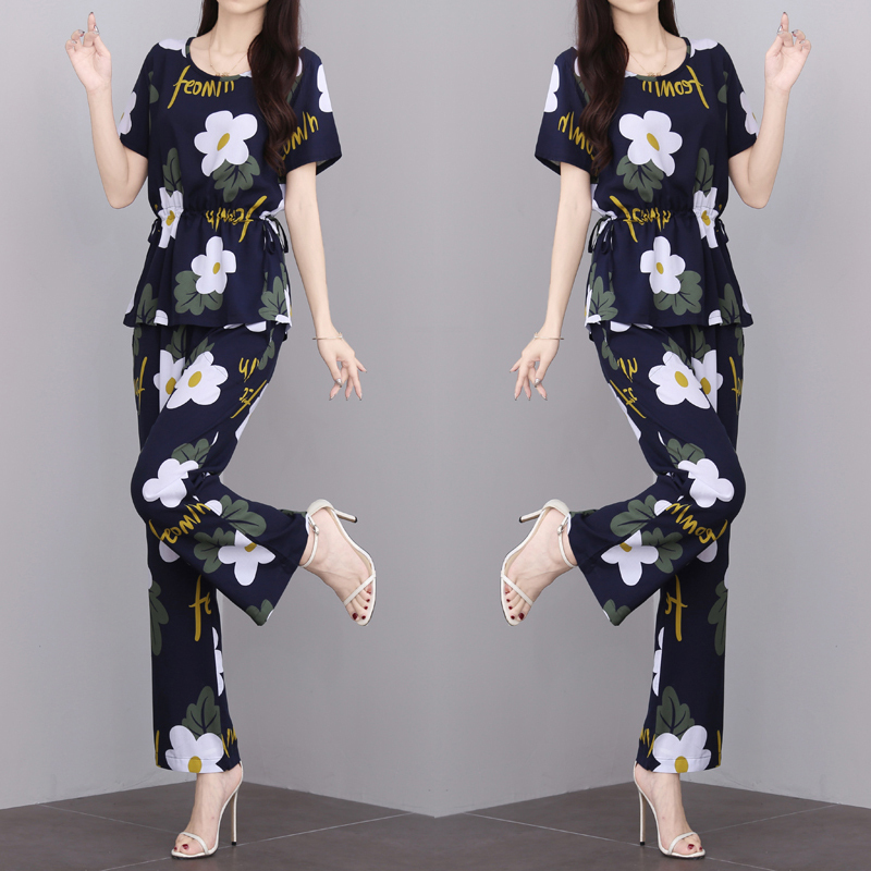 2026 Summer New Style Mom's Cotton Silk Suit Women's Outerwear Fashionable and Stylish Floral Short-Sleeve Rayon Two-Piece Set 2026 Summer New Style Mom's Cotton Silk Suit Women's Outerwear Fashionable and Stylish Floral Short-Sleeve Rayon Two-Piece Set