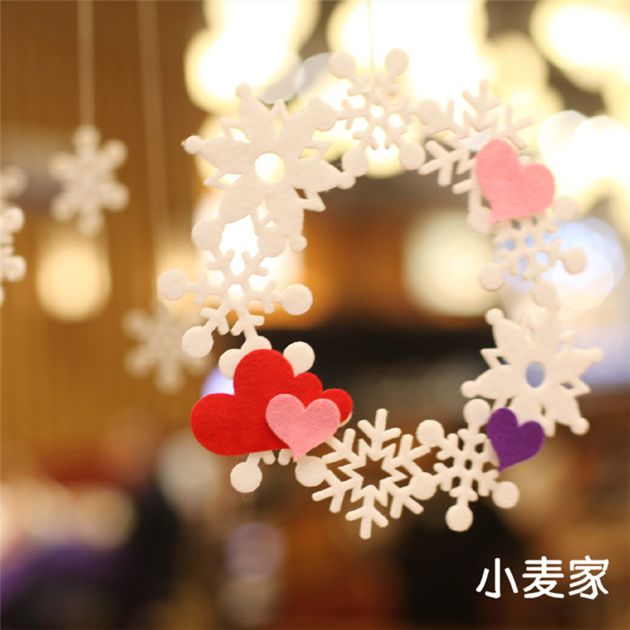 ins Nordic Christmas CHRISTMAS WINDOW DECORATION MALL SHOP WINDOW GLASS SCENE ARRANGED WALL FLORAL RING PENDANT PENDANT PENDANT