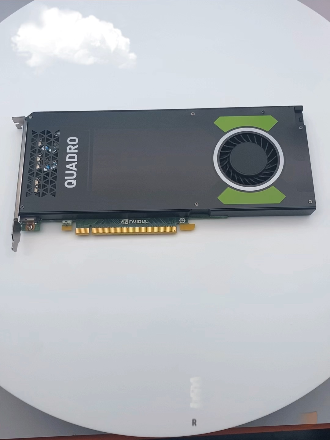 900块买英伟达专业卡。这玩意儿是打工人的隐藏外挂吧。