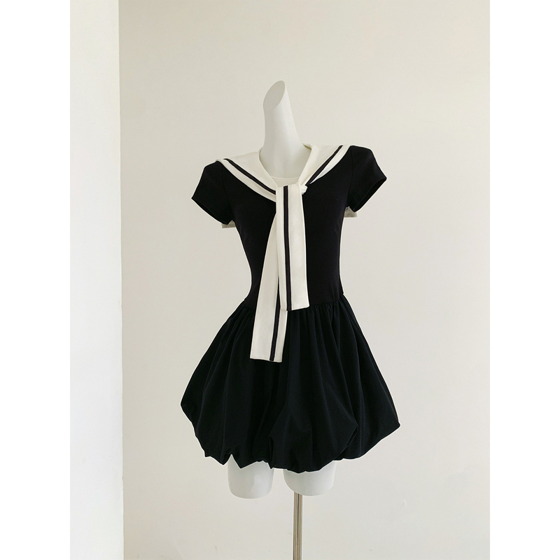 【Breeze of the Sea】Navy Shawl-Style Dress with Contrasting Colors, Short Sleeves, and a Ruffled Design, Summer College-Style Youthful Dress