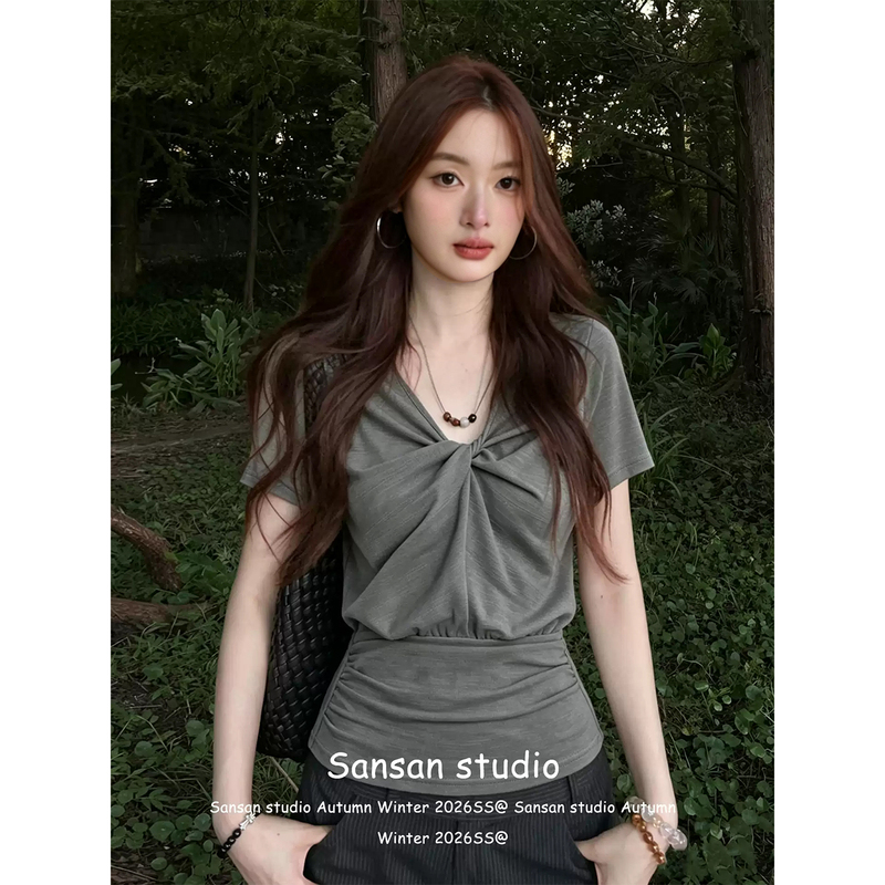 Korean-Style Beaded V-Neck Short-Sleeve Women's Summer Outfit Twist-Shoulder T-Shirt with Waist-Cinching Slimming Effect, Gray Hot Girl Top Tee