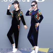 Mother dress early spring autumn dress casual sweater sports suit women fashion 2021 new mother-in-law golden velvet two-piece set