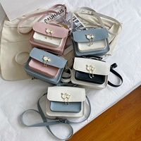 Готовая сумка, сшита исключительно вручную, при оформлении заказа обратите внимание на цвет.