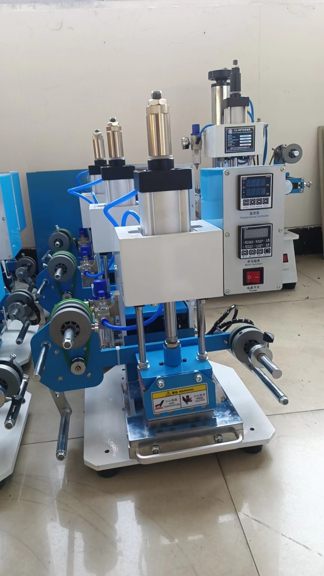 Горячая штемпелюя машина/пресс-машина None Logo