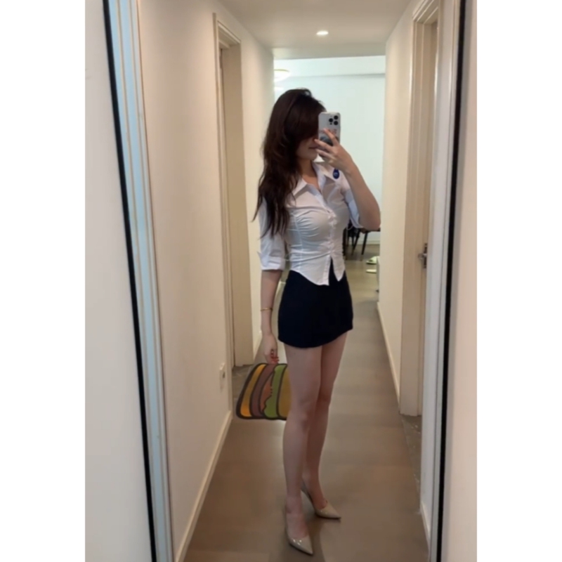 Elegant Lady Style Suit with White Half-Sleeve Slim-Fit Shirt for Women, Early Autumn Slimming High-Fashion Hip-Hugging Short Skirt, Professional Work Attire