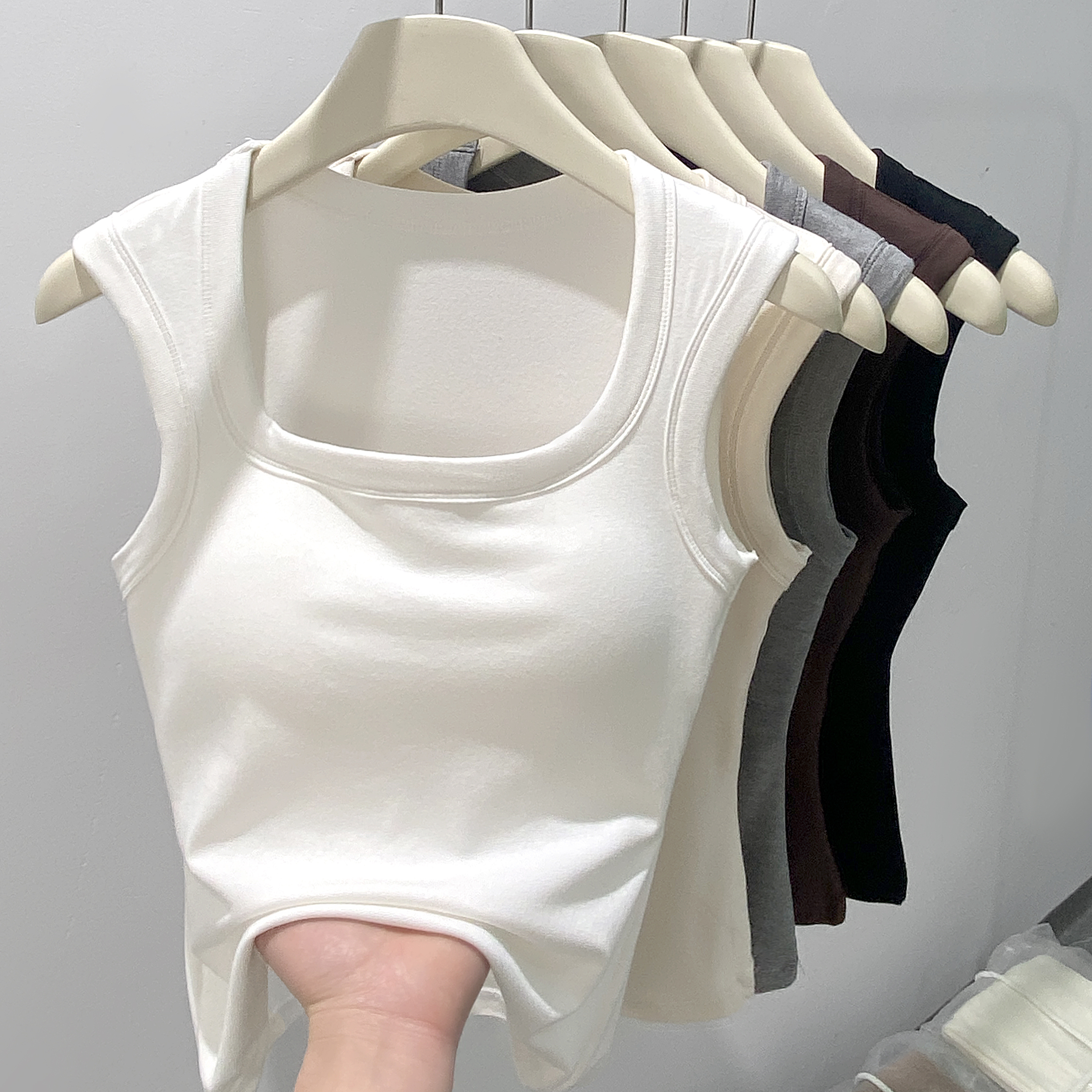 Осень 2025, новый женский бюстгальтер на бретелях с квадратным воротником и накладкой на груди, цельная верхняя одежда без рукавов, красивый топ сзади