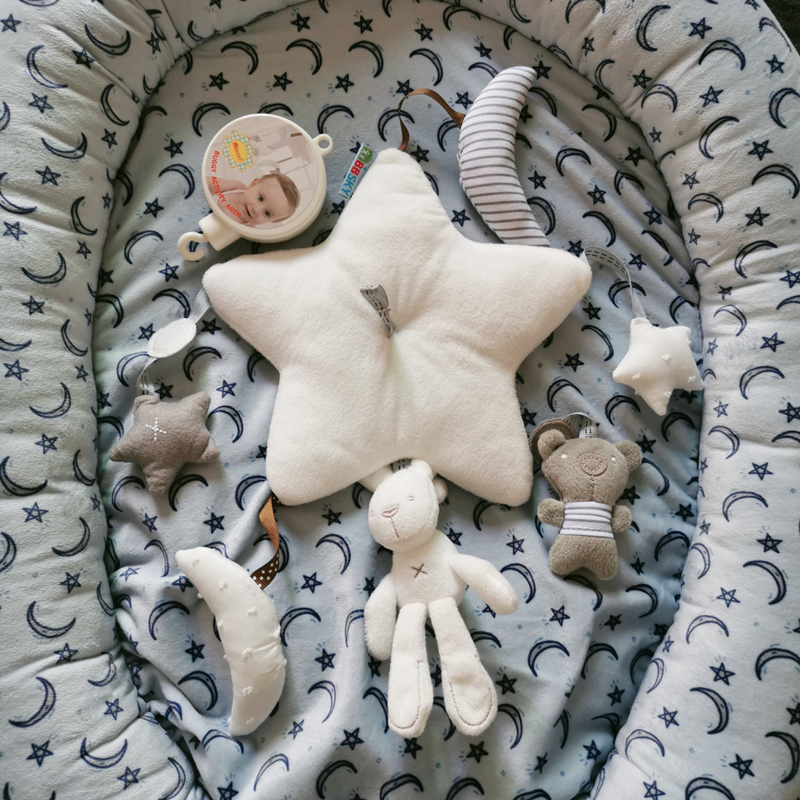 Baby Bed Bell 0-1 Year Old Newborn Rabbit Stars Music Spin Crib Head Rocking Bell Toys for 0-12 months