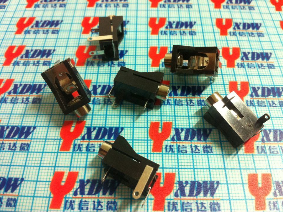 PJ-302 3 5MM headphone socket audio socket stereo copper cover black 3 feet straight plug DIP