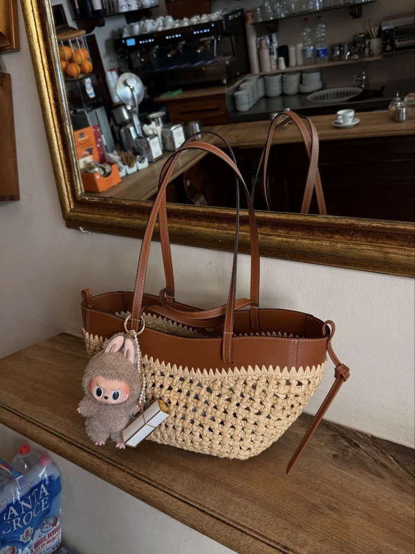 2026 Spring/Summer New Vintage Casual Straw Bag Patchwork Woven Bag Large Capacity Vacation Tote Bag Shoulder Bag for Women 2026 Spring/Summer New Vintage Casual Straw Bag Patchwork Woven Bag Large Capacity Vacation Tote Bag Shoulder Bag for Women