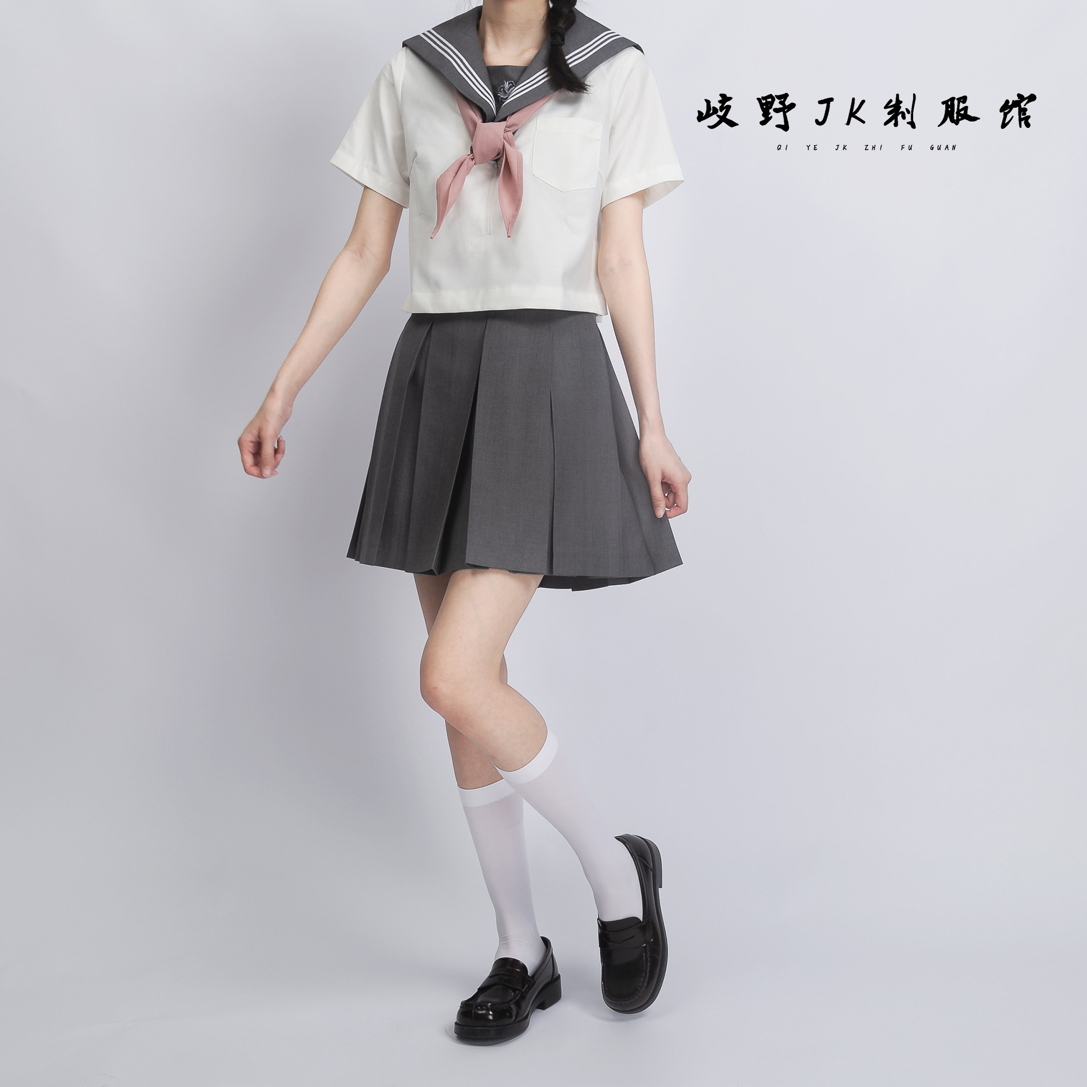 (Disambiguation) GENTLEMAN SMOKE Grey Triple Orthodox Jk Uniform Pleat Skirt Student Banfu Summer Sailor Suit Suit 