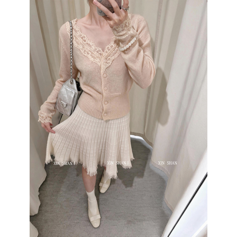 Xinshan Gentle Style Lace Patchwork Knitwear 2026 New Elegant Sweet Waist-Cinching Top
