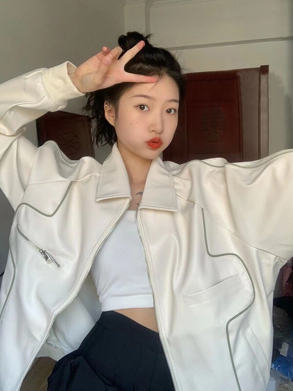 Vintage American Retro White Leather Jacket for Women, Spring and Autumn 2026 New Popular Style, High-End Niche Jacket