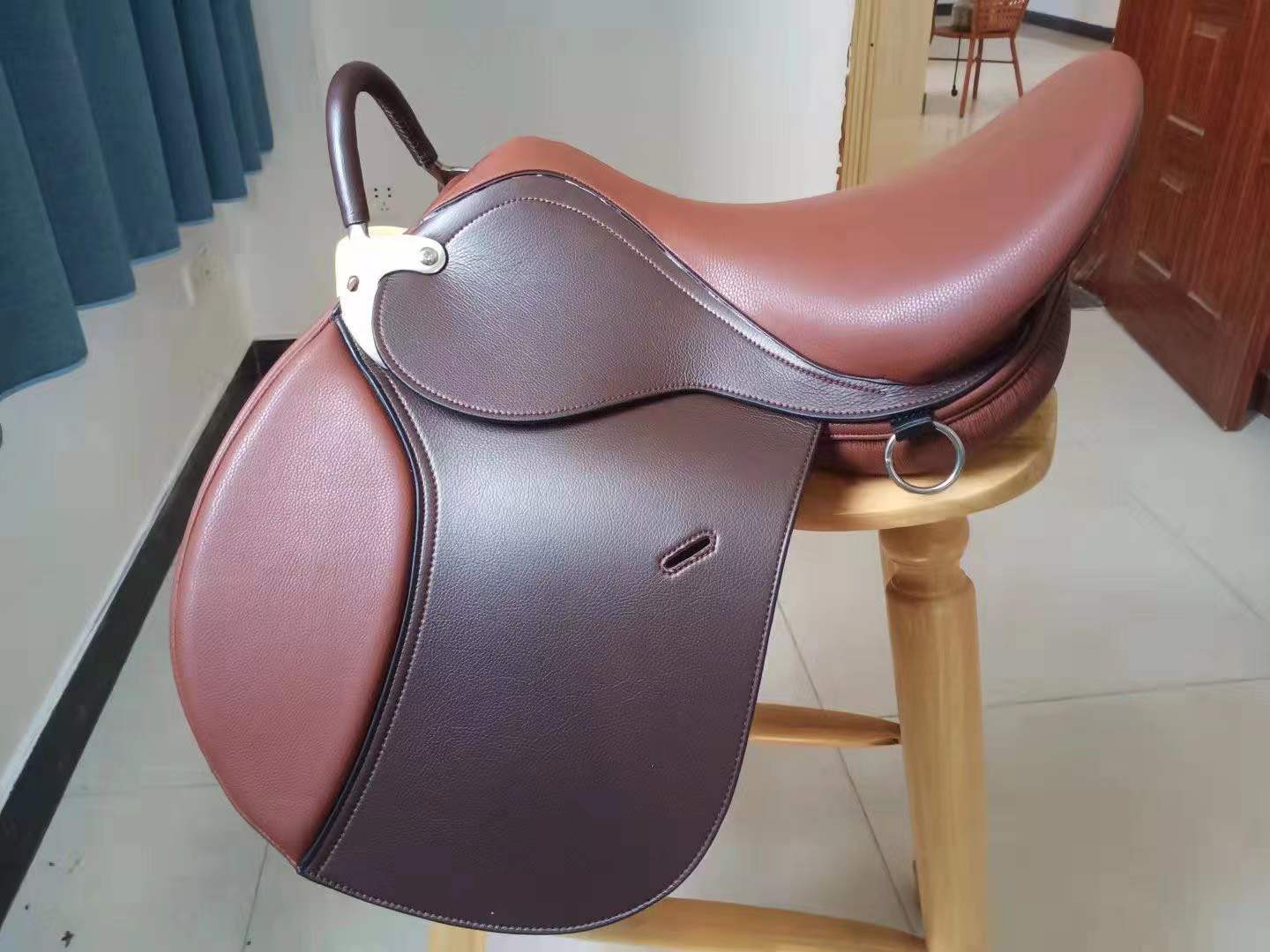 Special price equestrian integrated saddle double belly band Coach Saddle Super Slim Integrated Saddle New integrated saddle Rutong horse furniture