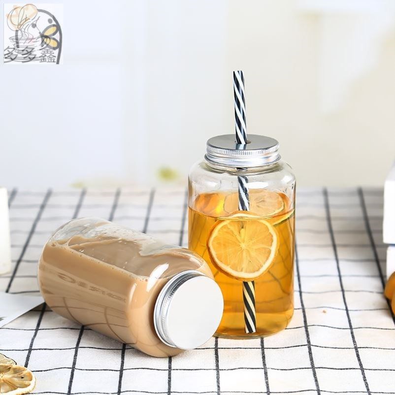 Drinks, fruits, milk, poplar nectar bottles, recyclable packaging bottles, glass seabed coconut cream, empty bottles