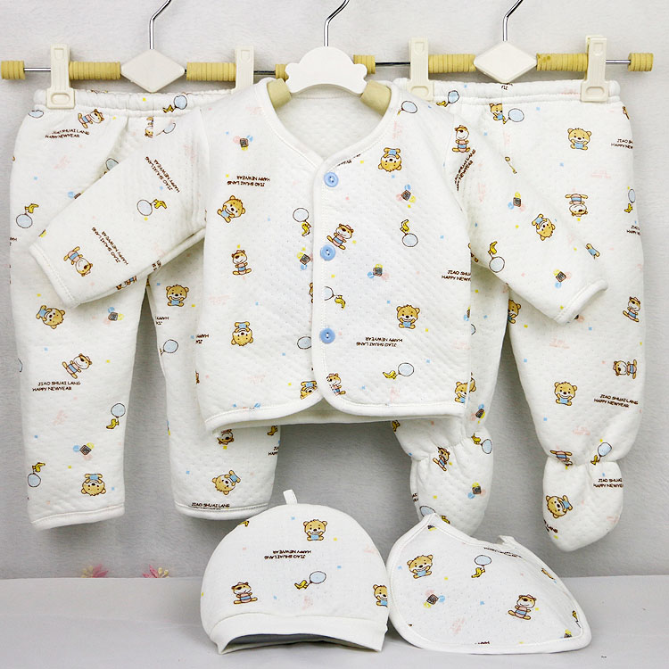 Coffret cadeau pour bébé - vêtements - Ref 1951260 Image 10