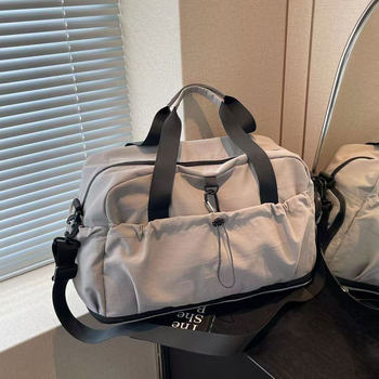 Lightweight sports and fitness short-distance travel bag women's large-capacity handbag dry and wet business trip portable shoulder luggage bag