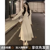 Бежевое флисовое платье