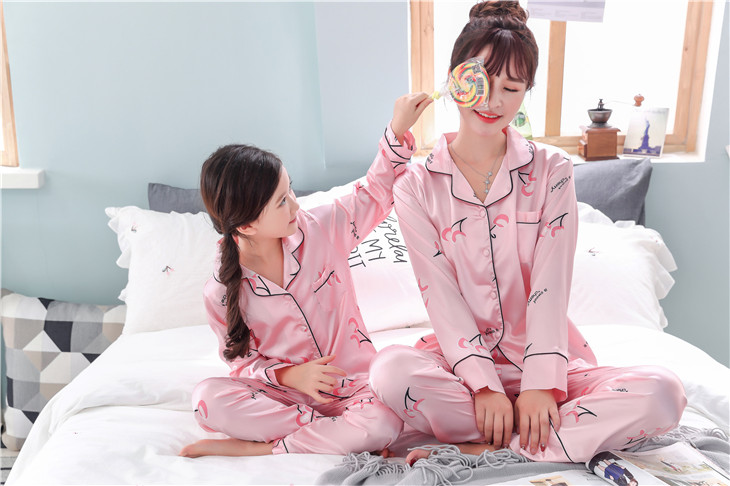 Hàn Quốc phiên bản của cha mẹ và con mặc trẻ em đồ ngủ của cô gái điều hòa không khí phòng dài tay lụa công chúa băng lụa mẹ và con gái phần mỏng dịch vụ nhà thời trang trẻ em cao cấp