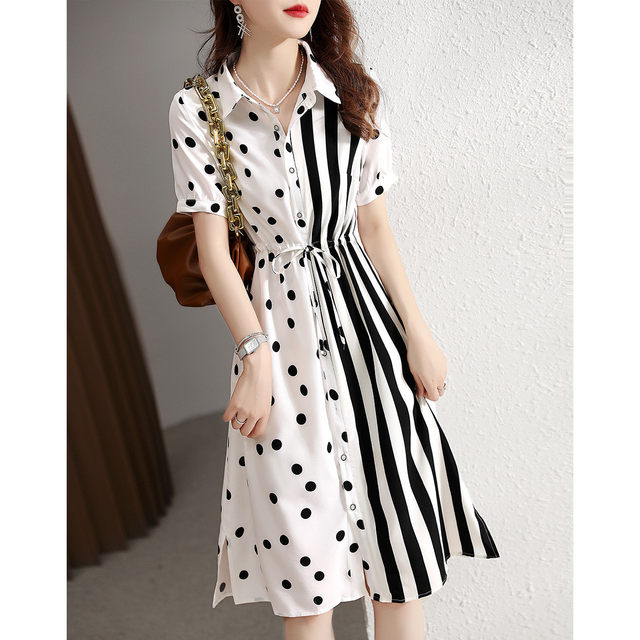 The counter withdraws the cabinet and cuts the label. The original single clearance export women's clothing polka dot shirt skirt waist striped dress