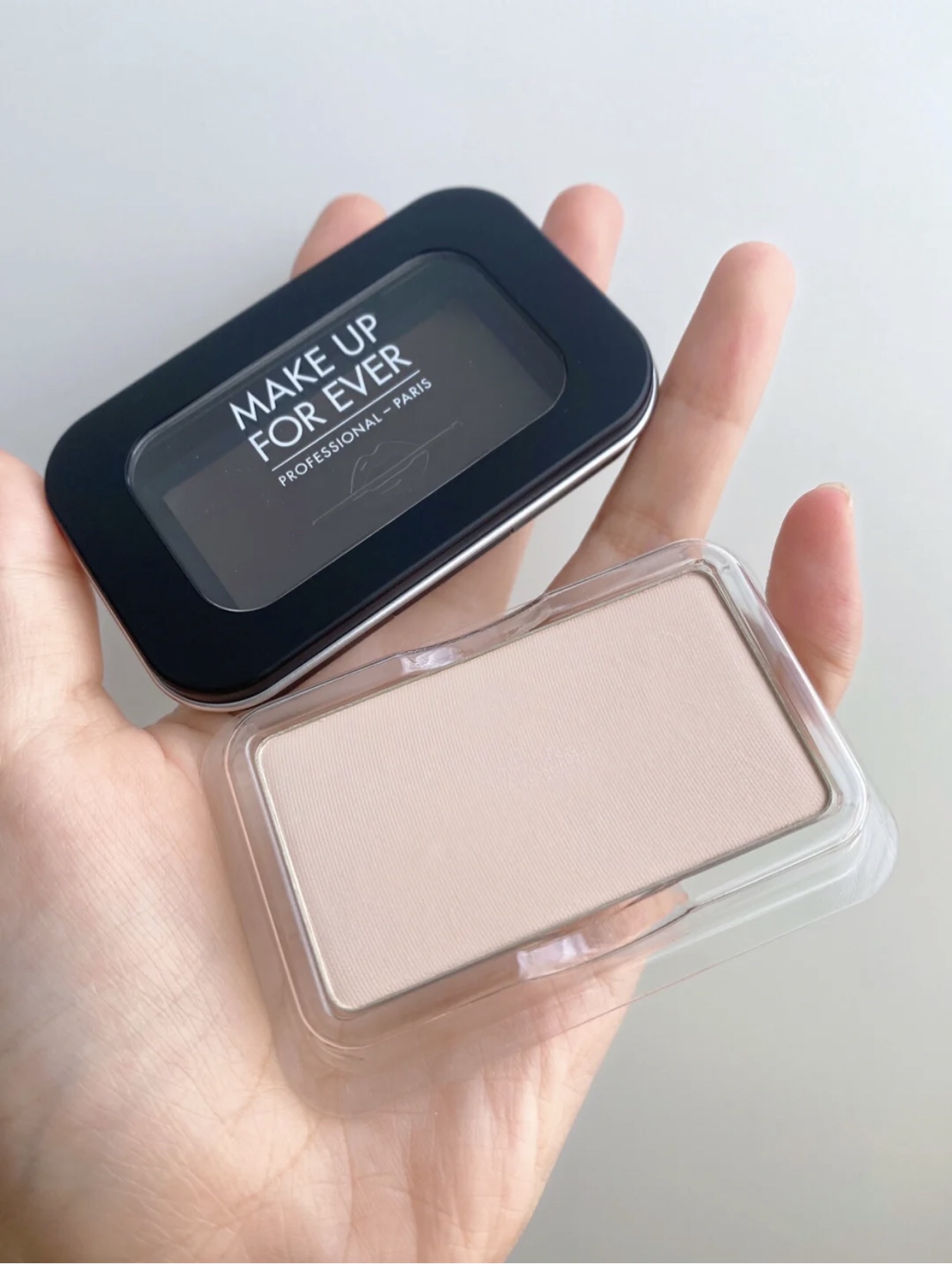 无偿玫珂菲MUF H100高光修容盘实正在得以拯救泪沟。实正测评来了。