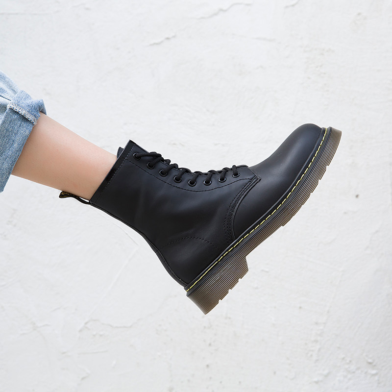 Special price clearance bin Martin boots female spring 100 lap soft cow leather lace high drum Inn wind handsome gas locomotive cool short boots 1460