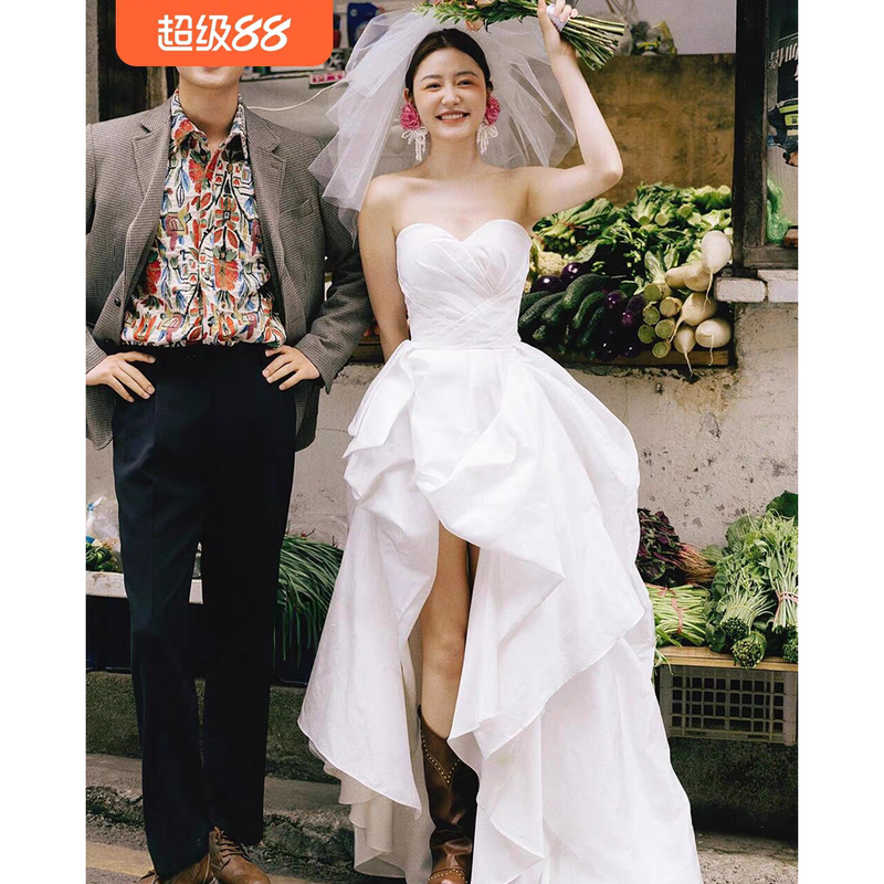 French-Style White Satin Light Wedding Dress with a Short Front and Long Back, Forest-Themed Outdoor Photoshoot, Engagement Evening Dress for Women French-Style White Satin Light Wedding Dress with a Short Front and Long Back, Forest-Themed Outdoor Photoshoot, Engagement Evening Dress for Women