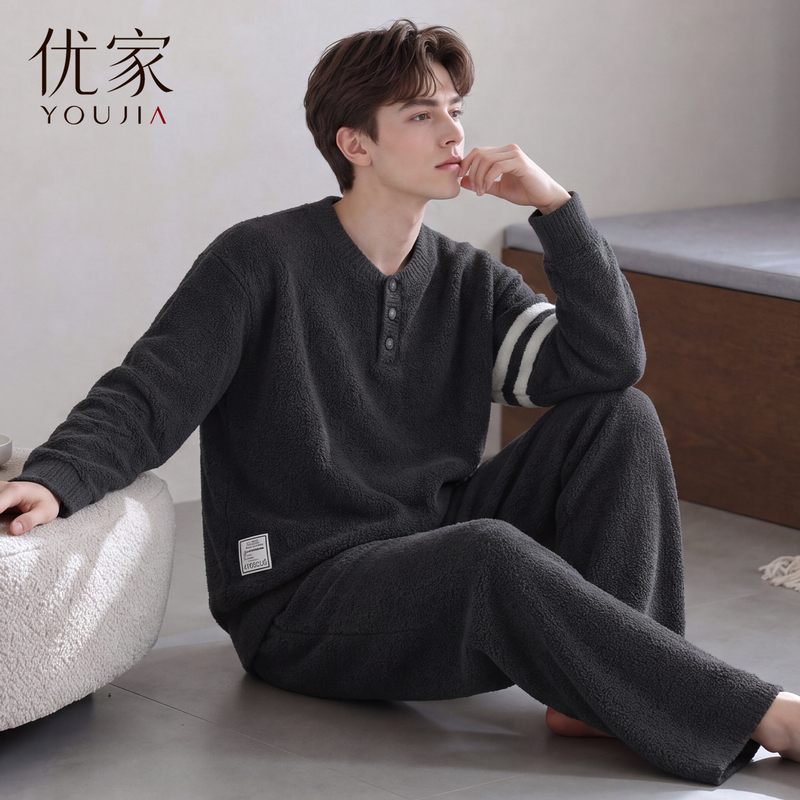 Half-Velvet Pajamas for Men, Autumn and Winter, Fleece-Lined and Thickened, Coral Velvet, 2026 New Style, Can Be Worn Outside, Home Wear Set