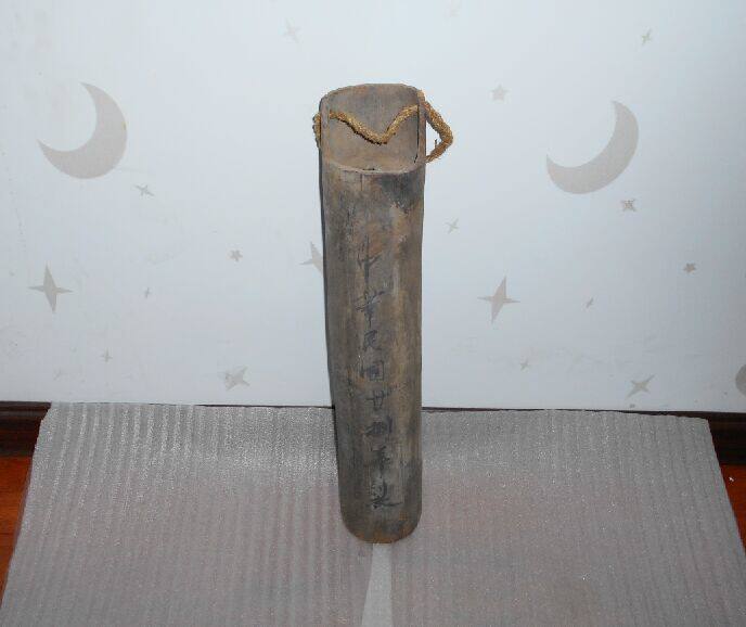 Republic Of Republic Bamboo Carving Water Cylinder Bottle ROC 28 Year Old Play Nostalgia Bamboo Products Antique Old Objects Hot Pins