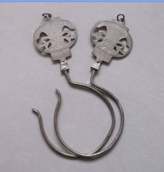 Cultural Revolution Old Aluminum Tent Hook Ancient Play Nostalgia Other Collectible Aluminum Instrumental Mosquito Nets Hanging Accessories Antique Old Objects Memorial Hot Sell