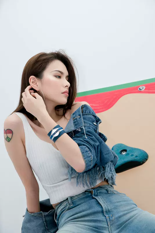 Kem gạo có cùng đoạn Tôi là siêu mẫu lưới đỏ 2018 hè mới co giãn lớn dây đeo vest nữ màu trắng