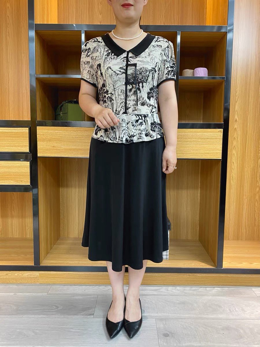 中老年女装妈妈夏季新款连衣裙时尚洋气质减龄显瘦遮肚假两件裙子