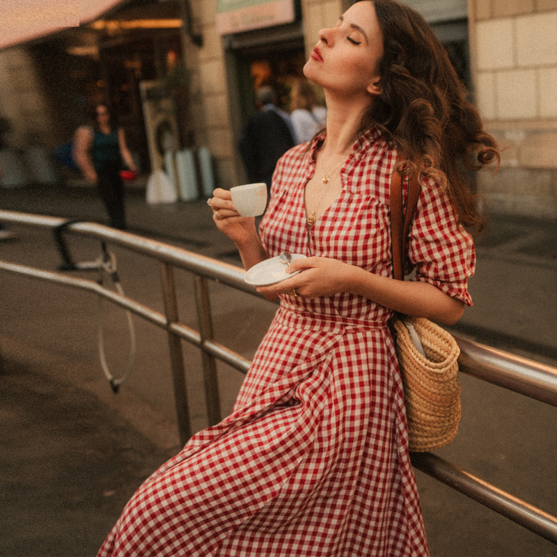French Romantic Retro Style Red and White Checkered V-Neck Wrap Waist Short-Sleeved Ruffled Elegant Tea Break Long Dress