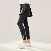 Черные леггинсы