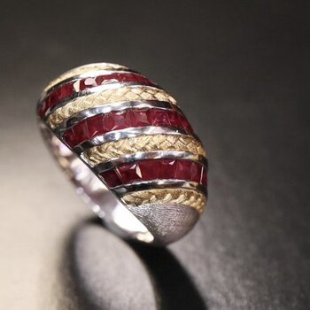 1.6 carat 18k gold natural ruby ring in croissant shape, gold weight 3.6g, versatile and elegant