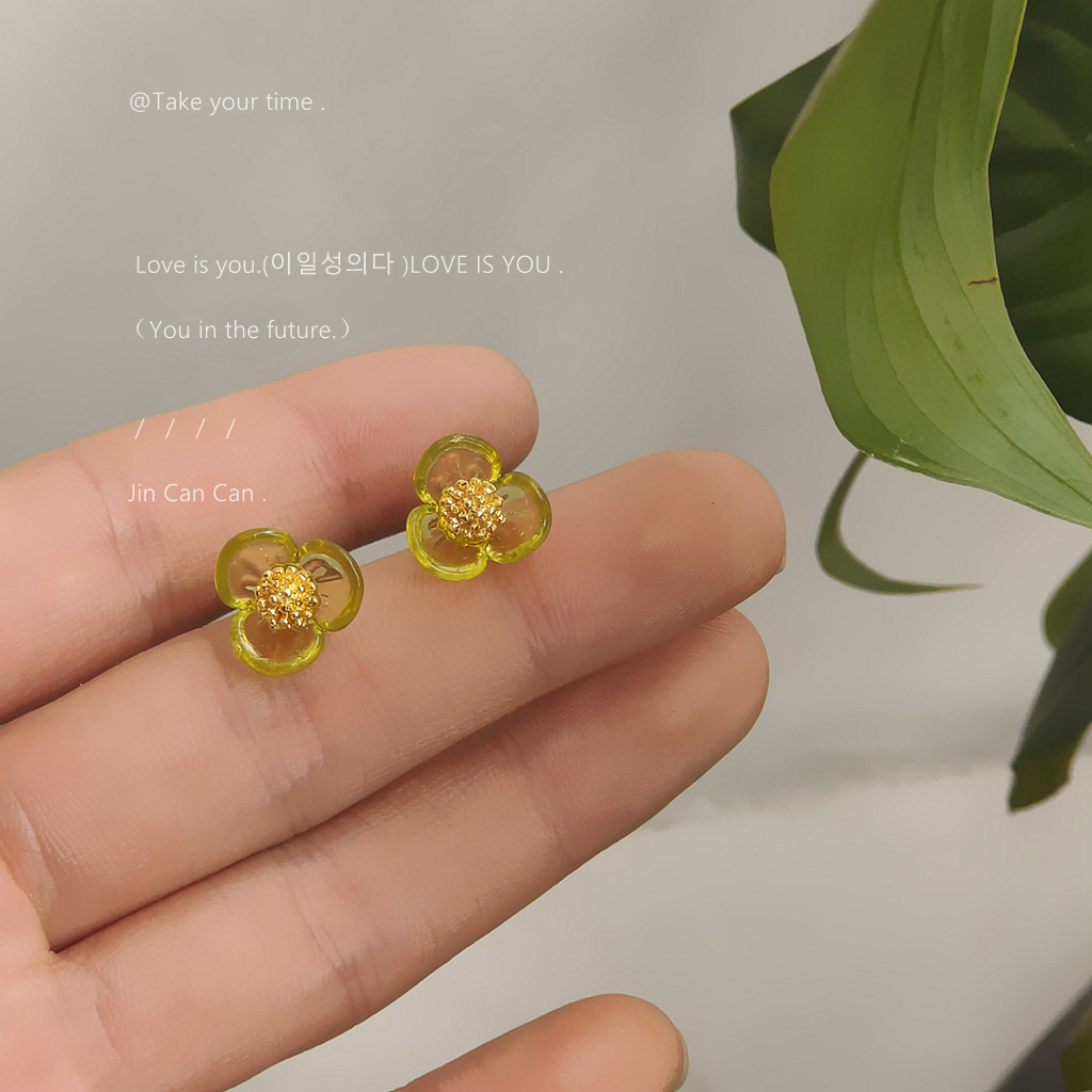 GANMOGU retro Hong Kong style minimalist wind earrings simple temperament French green flower ear clip women without ear holes Korea