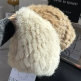 Демисезонная утепленная удерживающая тепло шерстяная бархатная шапка