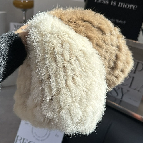 Демисезонная утепленная удерживающая тепло шерстяная бархатная шапка