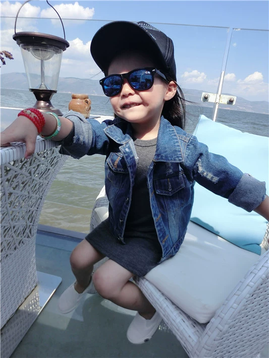 Mùa xuân cha mẹ con xuân 2018 mới gia đình sóng ba gia đình thời trang mẹ và con gái áo khoác denim bé gái