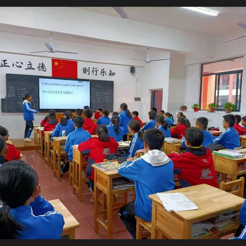 Old-fashioned solid wood desks and chairs student desk stools wooden desks and chairs training class study desks primary and secondary school purchases