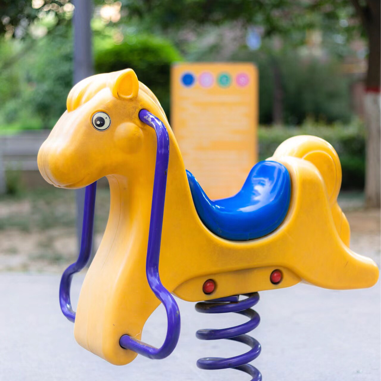 屋外用子供用スプリングロッキングホース幼稚園屋外用大型ロッキングホースロッキングパークコミュニティエンターテイメント機器