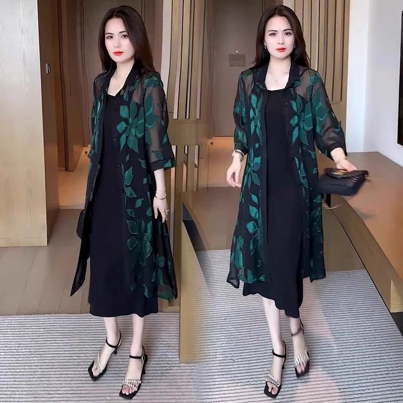 Mid-Length Three-Quarter Sleeve Shirt for Women, 2025 Summer New Style, Fashionable and Elegant, Printed, Thin, Slimming, Sun-Protective Outerwear
