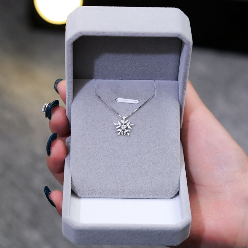 Designer Snowflake Necklace Woman Pure Silver 100 Hitch A Niche Pendant Lock Bones Chain Ins Temperament Net Red Birthday Present
