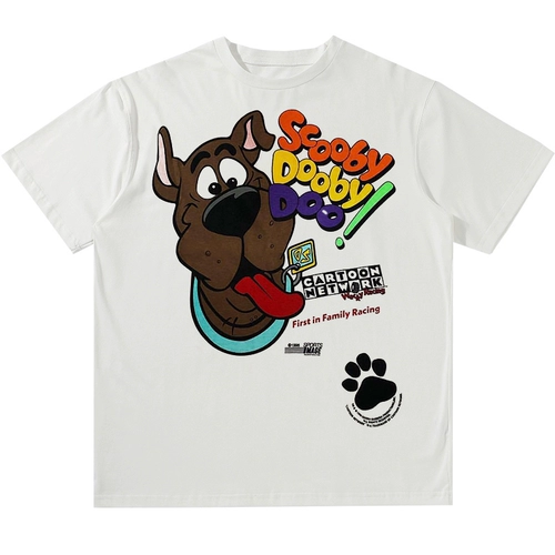 Скуби Ду Шикоми собака Ностальгическая мультипликационная мультипликация в старом колледже в стиле колледжа с короткими мужчинами и женщинами.